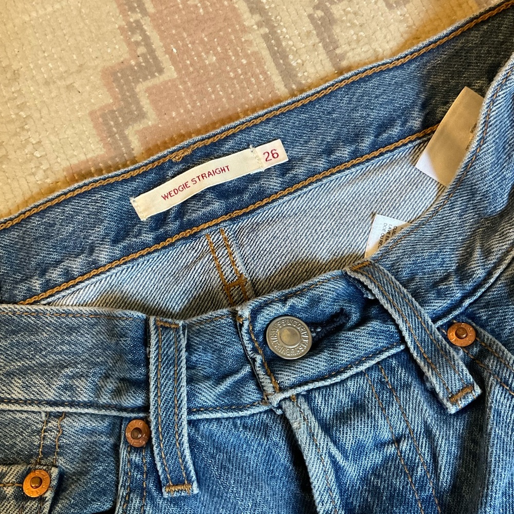 Levi’s Wedgie Straight - Picture 3 of 5